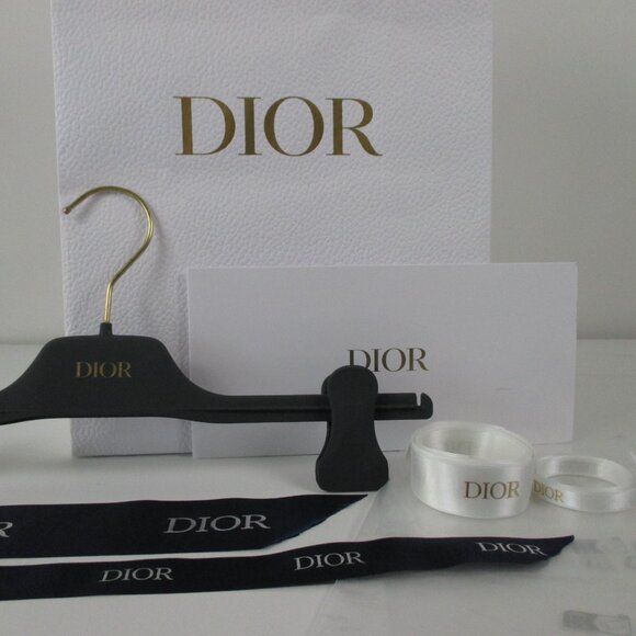 BUNDLE OF DIOR BAG + RIBBON + HANGER - Picture 4 of 16